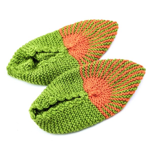 Knitted Boots for Kids and Women - Picture 2 of 3